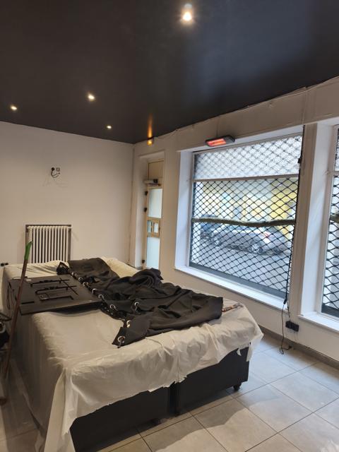 Mobilier bâché avant travaux — KSC Peinture